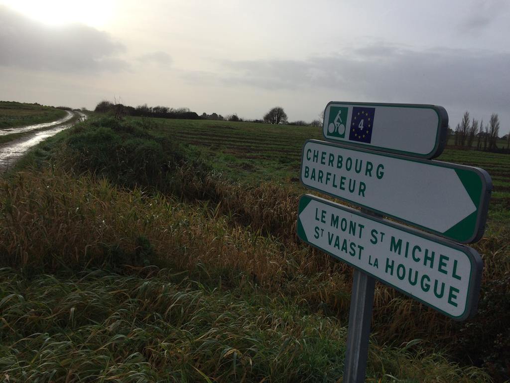 Entre Terre Et Mer Réville Esterno foto